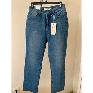 High-waisted Capri Jeans